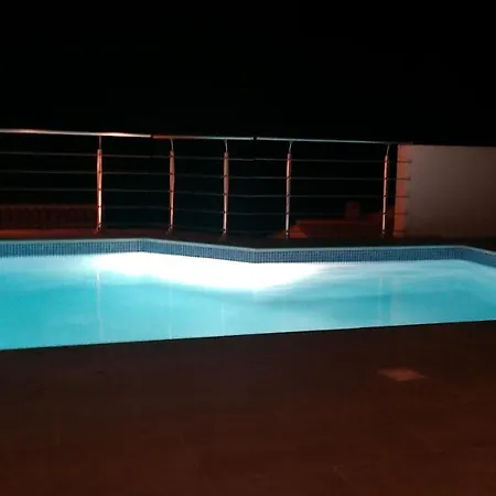 Vue Panoramique Sur La Piscine Clim Classee 4 Etoiles Meuble Tourisme *