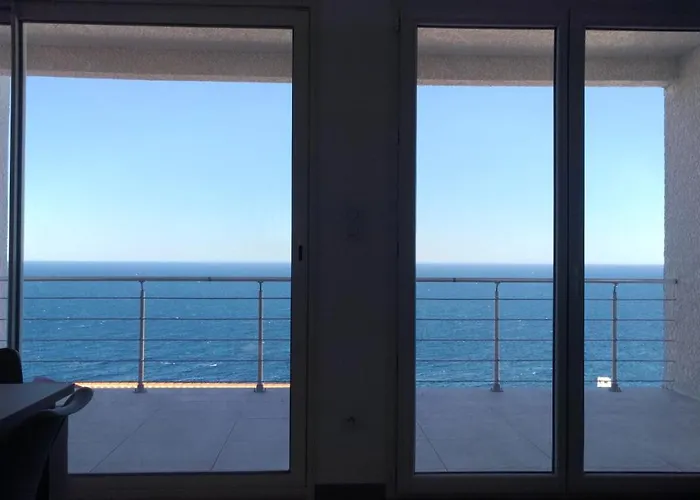 Villa Vue Panoramique Sur La Piscine Clim Classee 4 Etoiles Meuble Tourisme Cerbère