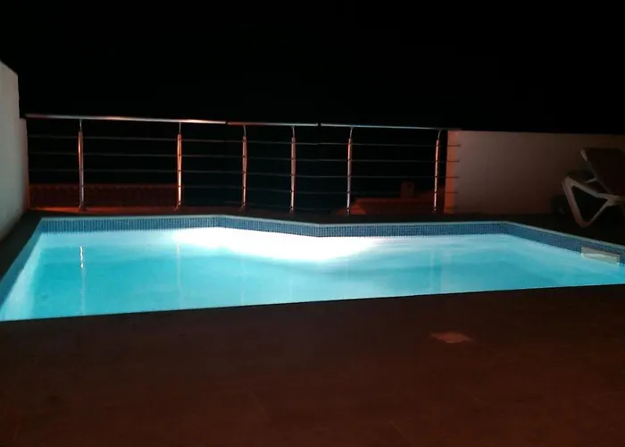 Vue Panoramique Sur La Piscine Clim Classee 4 Etoiles Meuble Tourisme *