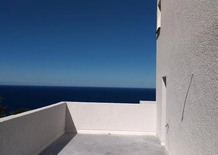 Vue Panoramique Sur La Piscine Clim Classee 4 Etoiles Meuble Tourisme Villa *